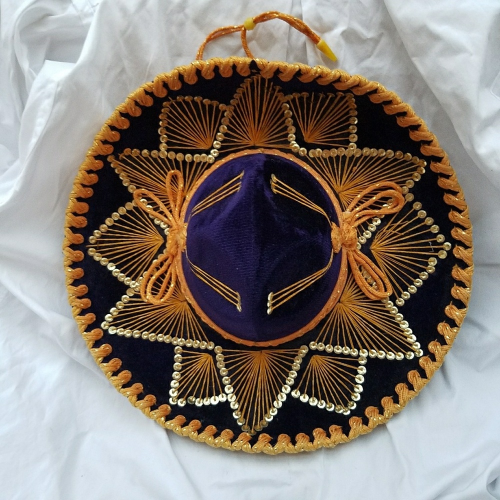 Sombrero authentic youth size excellent